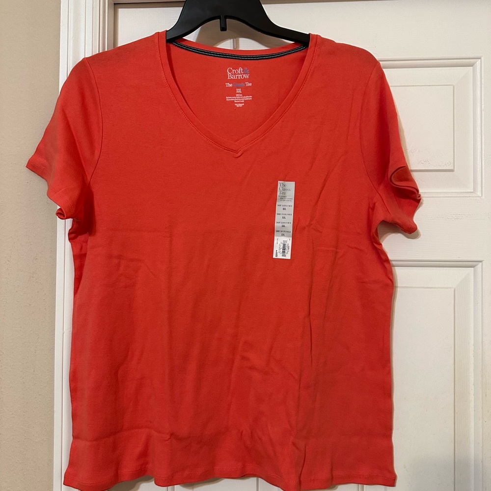 Coral short sleeve XXL vneck classic T-shirt